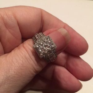 🎈TUESDAY SALE🎈💔” HEARTBREAKER “ WEDDING RING 💔